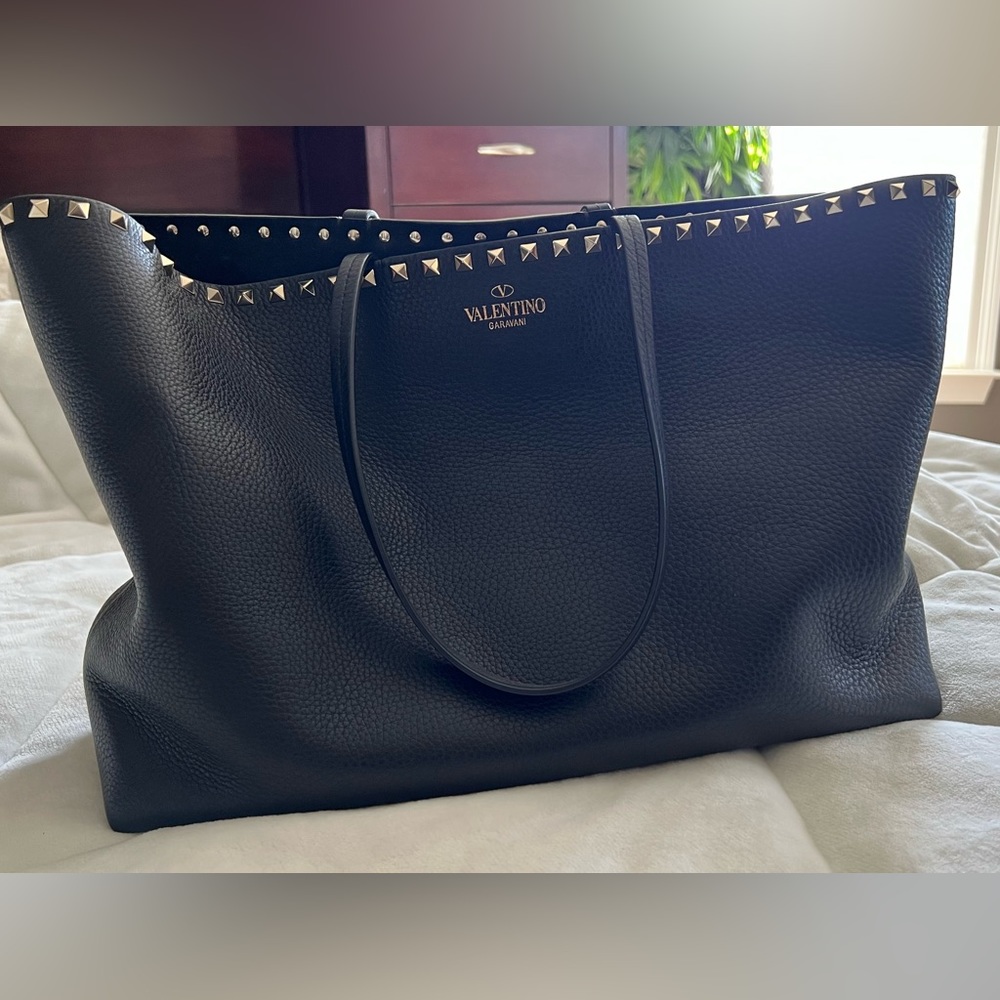 Valentino Rockstud Tote black leather calfskin inside